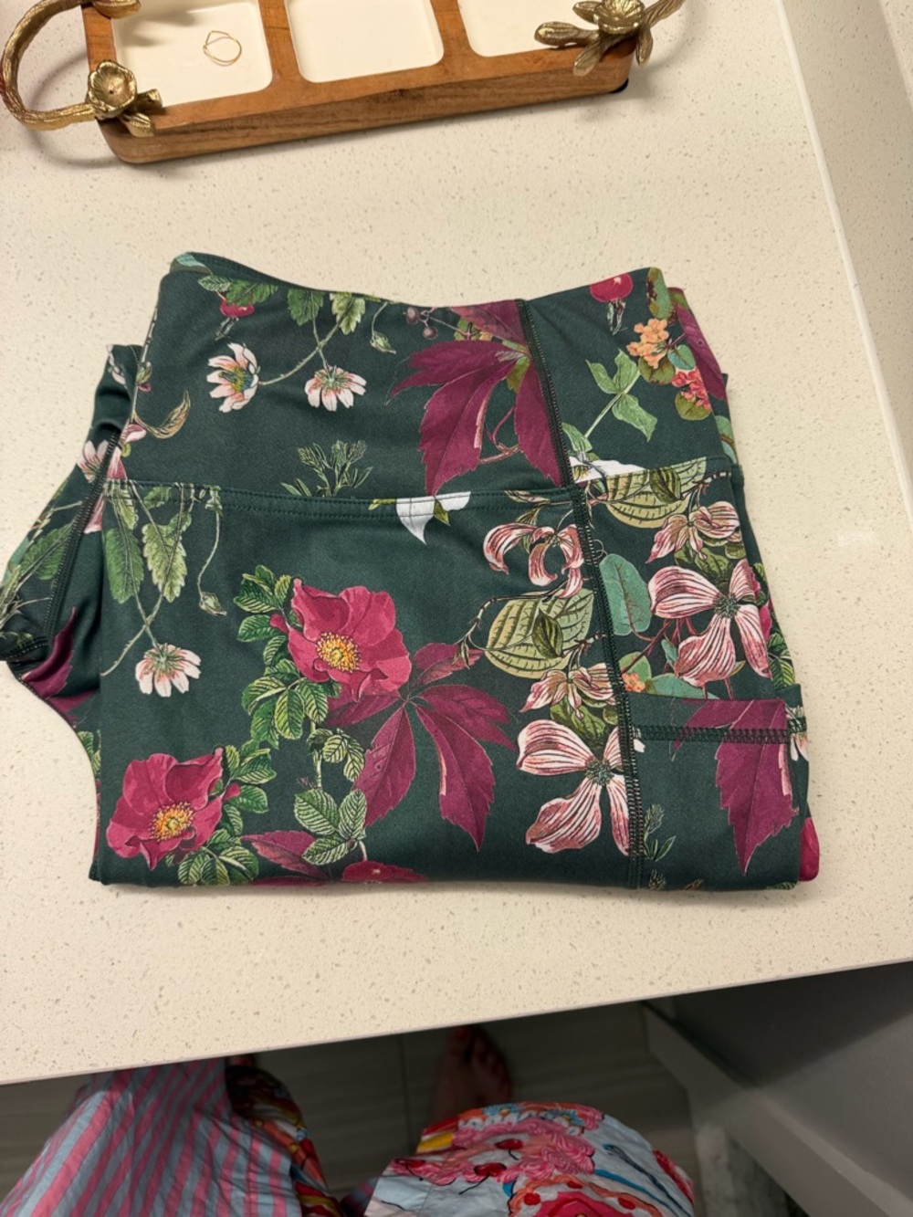 Roots x Alder Apparel floral leggings - Picture 5 of 5